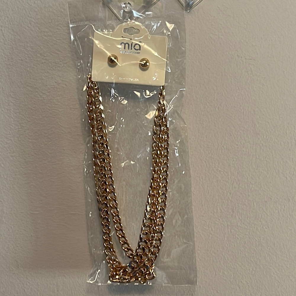 Mia Collection Gold Colored Earrings & Necklace Set Chain New!
